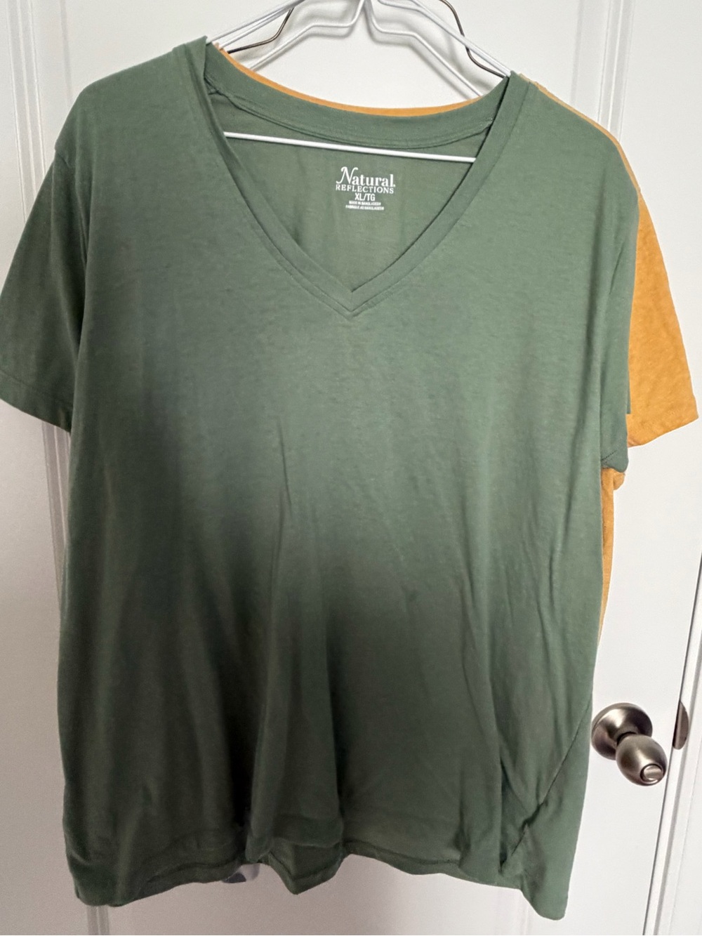 👚Natural Reflections Olive Green Short Sleeve V-Neck Tee